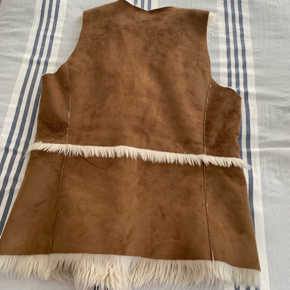Fur vest